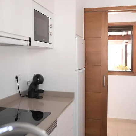 Pua * Tías